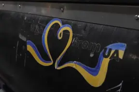 AP žurnālisti ieguvuši unikālu piekļuvi Ukrainas slepenajai «Flamingo» raķešu ražotnei