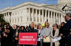 AS Pārstāvju palāta ar lielu balsu vairākumu nobalso par Epstaina lietu publiskošanu; likumprojekts nonāk Senātā