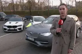 Āgenskalnā plovu baudīt neizdevās: Satekles un Kurbada krustojumā notiek avārija