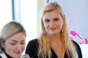 Agnese Zeltiņa maina dzīves virzienu: kļūst par sertificētu energoterapeiti