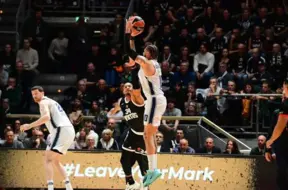 Anadolu Efes nespēj noturēt pārsvaru un piekāpjas Virtus Eirolīgas spēlē