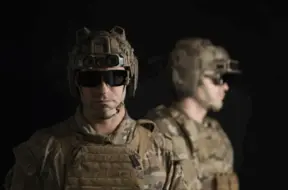 Anduril nāk klajā ar "EagleEye" – militāro MR ķiveri ar MI un misiju vadības funkcijām