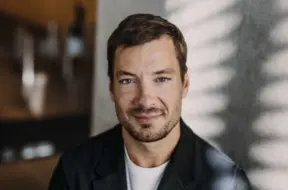 Armands Broks un domubiedri aicina mainīt vēlēšanu sistēmu: "Mēs negribam likvidēt partijas, mēs gribam, lai beidzot izvēlas cilvēkus"