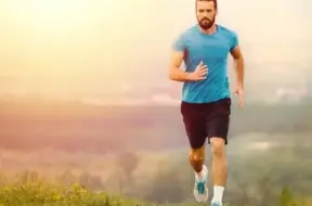 Ārste brīdina: Nepārdomāta testosterona terapija apdraud vīriešu veselību un auglību