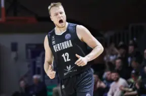 Artūrs Strautiņš pēc 281 dienas pārtraukuma laukumā: "Adrenalīns bija augšā. Varēju skriet vēl"