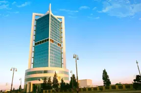 Azerbaijanas naftas fonda vēriens Eiropas privātajos tirgos: stratēģiskas investīcijas infrastruktūrā un zaļajā enerģijā