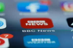 BBC ģenerāldirektors atkāpies pēc skandāla ar Trampa izteikumu rediģēšanu