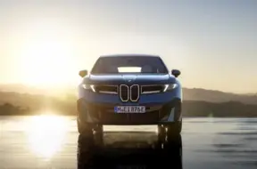 BMW iX3: Spēka un tehnoloģiju revolūcija – līdz 800 km ar vienu uzlādi un 10 minūšu lādēšana