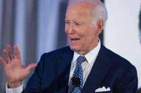 Baidens: Tramps grauj ne tikai Balto namu, bet arī ASV demokrātiju