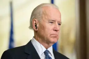 Baidens asi kritizē Trampu: viņš grauj ASV demokrātiju