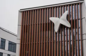 Bērnu slimnīcā sveic topošās māsas: pasniegtas pirmās Māszinību stipendijas