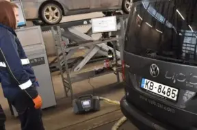 Bezmaksas kvēpu filtru pārbaudē puse Latvijas auto neatbilst prasībām