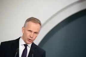 Bijušais bankas prezidents Rimšēvičs šodien liecinās kukuļošanas lietā