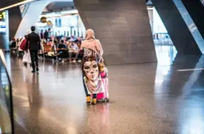 Bojāta pase – kāpēc var atteikt iekāpšanu lidmašīnā un ko darīt?