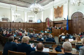 Deputāti nespēj vienoties par grozījumu izskatīšanu Jaunatnes likumā, radot vilšanos nozarē