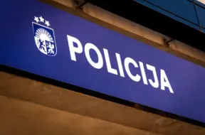 Desmit šoferi pie stūres dzērumā – deviņi cietušie satraucošā dienas bilancē Latvijā