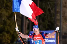 Desmitkārtējā pasaules čempione biatlonā Žilija Simona saņem diskvalifikāciju par zādzībām komandā