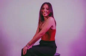 Dziedātāja Beate klausītājiem dāvā jaunu, pacilājošu singlu "Steidzies projām"