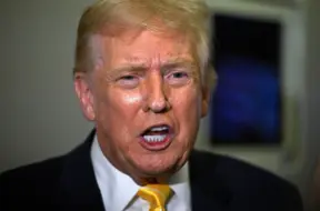 Dzīves dārdzība un vēlētāju spiediens liek Trampam samazināt pārtikas preču importa tarifus