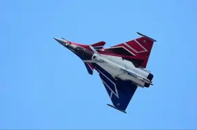 Eiropas kaujas sistēmu projekts FCAS uz šaubu robežas: vai Vācijas un Francijas domstarpības to sagraus?