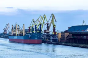 Ekonomikas ministrija noslepenojusi projektu par Ventspils ostas trīs miljonu eiro parāda dzēšanu