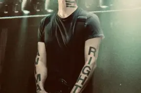 Elektroniskās mūzikas leģenda Moby atgriežas ar Eiropas koncertturneju