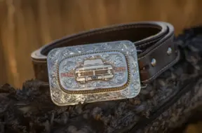 Ford piedāvā stilīgu risinājumu aizmiršīgo autovadītāju problēmai: jaunas F-150 atslēgas piekariņš Truckle