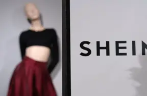 Francija plāno €2 nodevu ātrajiem modes importiem, lai paātrinātu ES reformu