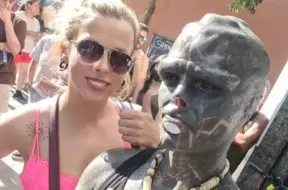 Francijas "Melnais citplanētietis" Antonijs Lofredo apmetīsies uz dzīvi Jelgavā