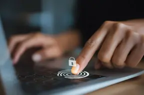 Francijas digitālā ID nebūs saistīta ar sociālajiem tīkliem, neskatoties uz baumām