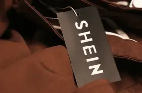 Francijas ministri un ES tehnoloģiju komisāre apspriež Shein skandālu ar "bērnu seksa lelli"