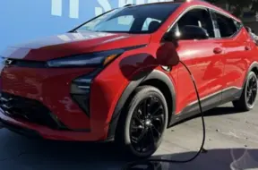 GM atdzīvina Chevrolet Bolt un gatavo lētu elektroauto saimi