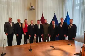 Hersonas pārstāvji Rīgā dalās ar skarbo pieredzi: kā izdzīvot nepārtrauktu karu un atjaunot dzīvi