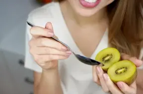 Hroniski aizcietējumi? Eksperti iesaka šos produktus un metodes vēdera izejai