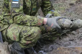 Igaunijā pie Nursipalu poligona atrasti vairāk nekā tūkstotis Otrā pasaules kara lādiņu