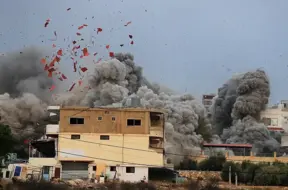 Izraēla pastiprina triecienus Libānas dienvidos; Libāna nosoda "agresiju"