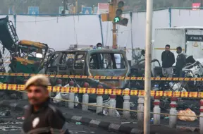 Jaunajā Deli – postošs automašīnas sprādziens netālu no Sarkanā forta; lieta izmeklēta pēc pretterorisma likuma