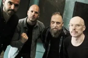 Jauno rokmūziķu cerības atdzīvojas: “Nemiera blice ’26” pulcē talantus “Atmodā”