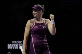 Jeļena Ribakina triumfē WTA Finals, izcīnot rekordlielu naudas balvu