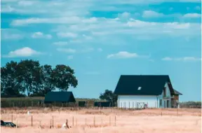 Kad naudas pietrūkst: Kā risināt nespēju segt parādsaistības Latvijā