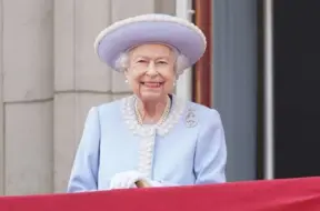 Karalienes Elizabetes II garderobe: Modes atspulgs 70 valdīšanas gados