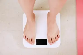 Katram otrajam Latvijas iedzīvotājam aktuāla svara samazināšana: aptaujas atklāj dziļākas problēmas