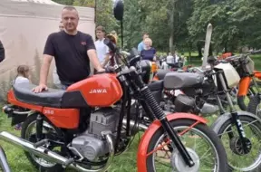 Kazdangas motoentuziasti atjauno vēsturiskos agregātus un attīsta motokultūru