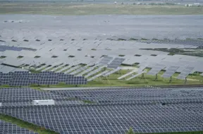 Ķīnas emisiju maksimums: Vai straujā atjaunojamās enerģijas attīstība sniedz cerību?