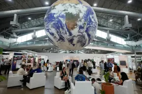 Klimata sarunās Belemā vēsturiska vienošanās: valstis apņemas cīnīties pret dezinformāciju