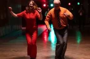 Koncertuzvedums "Disko roze" Mūzikas namā "Daile" – atgriešanās laikmetā, kad valdīja brīvība un mūzika