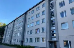 Kopīgais remonts Ventspilī: kā daudzdzīvokļu namu iemītnieki atjauno jumtus