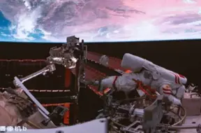 Kosmisko atkritumu dēļ aizkavēta Ķīnas kosmosa kuģa “Shenzhou-20” atgriešanās uz Zemes