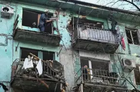 Krievija naktī uzbrukusi Ukrainai ar raķetēm un droniem; Rumānija evakuē ciemu