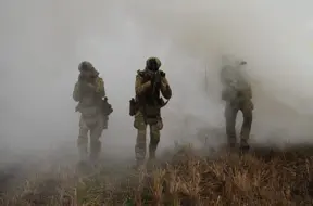 Krievijas droni uzbrūk Odesai, frontē intensīvas kaujas par Pokrovsku; Rumānija atrod drona fragmentus pie robežas